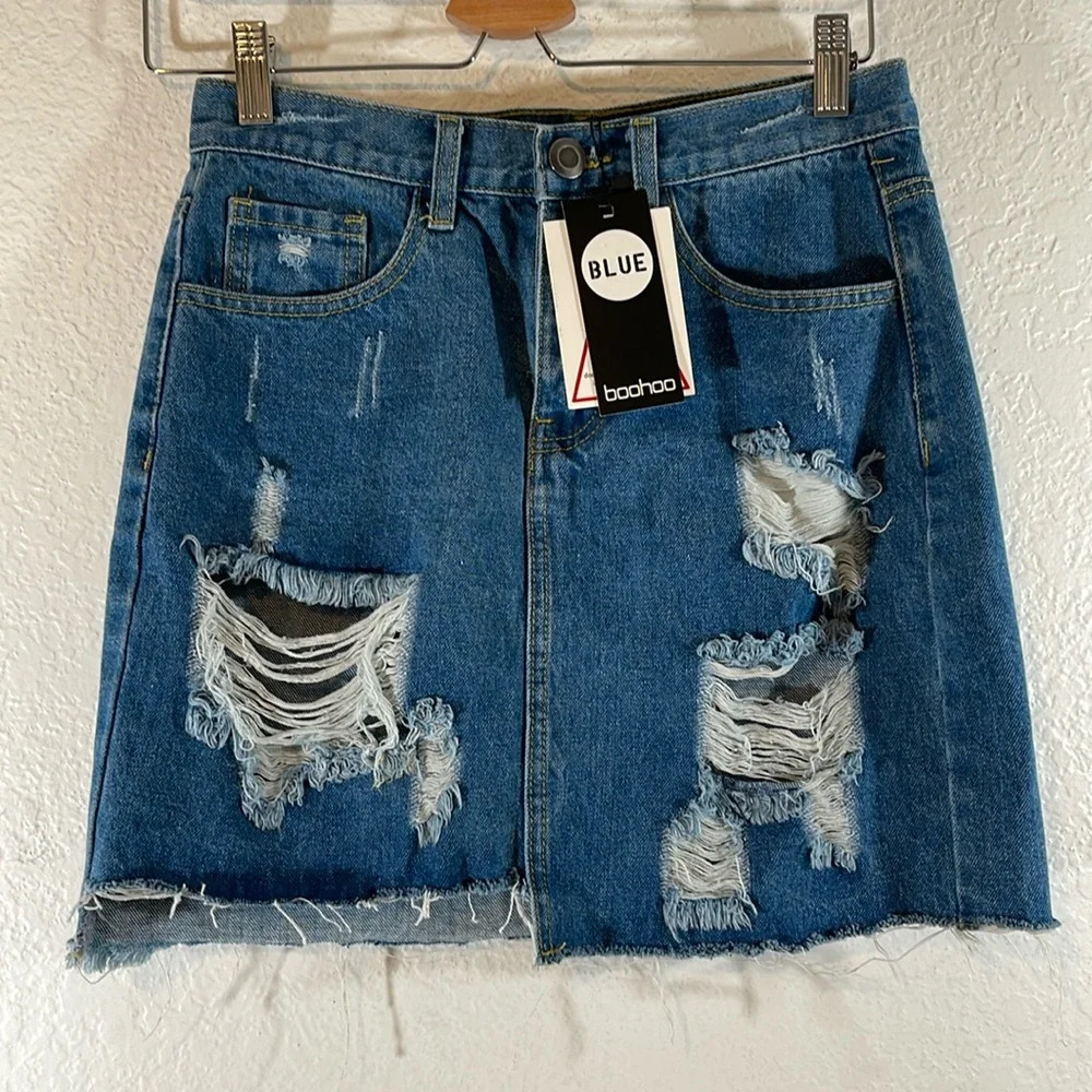 BOOHOO UNEVEN RAW HEM DISTRESSED DENIM SKIRT MID BLUE WITH POCKETS SIZE 4 NEW - Picture 3 of 11